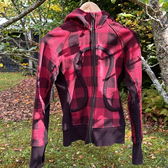 Lululemon Scuba Hoodie II
Mini Camp Check Printed Heathered Cranberry Black 2 - Picture 8 of 16